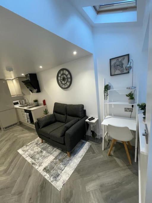 Stylish & Cosy 1 Bed Apartment Swindon Zewnętrze zdjęcie